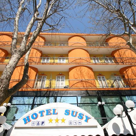 Hotel Susy Ривадзурра Экстерьер фото