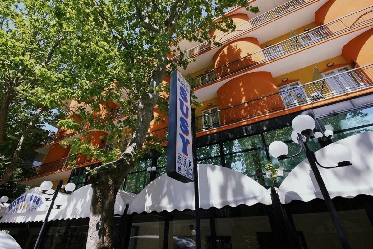 Hotel Susy Ривадзурра Экстерьер фото
