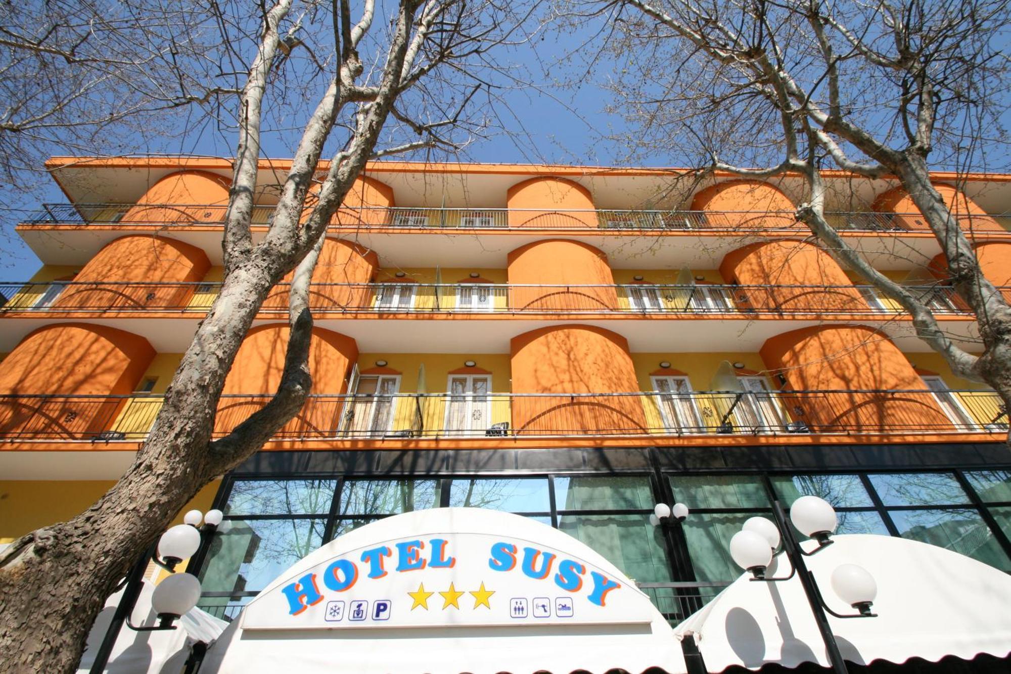 Hotel Susy Ривадзурра Экстерьер фото