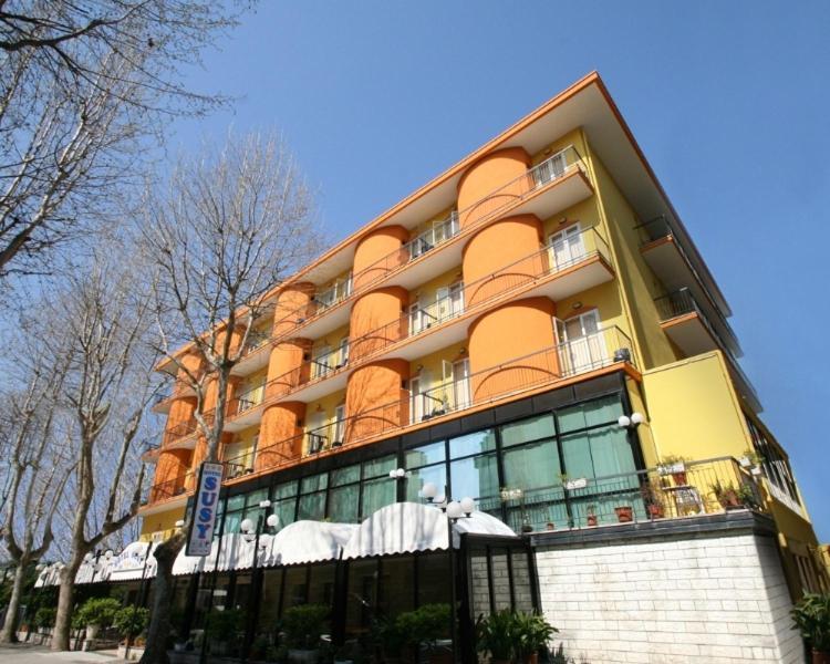 Hotel Susy Ривадзурра Экстерьер фото