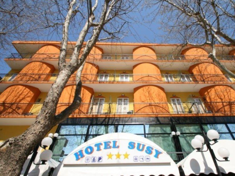 Hotel Susy Ривадзурра Экстерьер фото